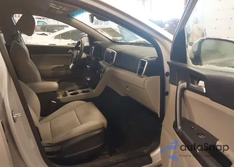 2021 Kia Sportage Lx z USA, uszkodzony, nr VIN KNDPM3AC8M7859587